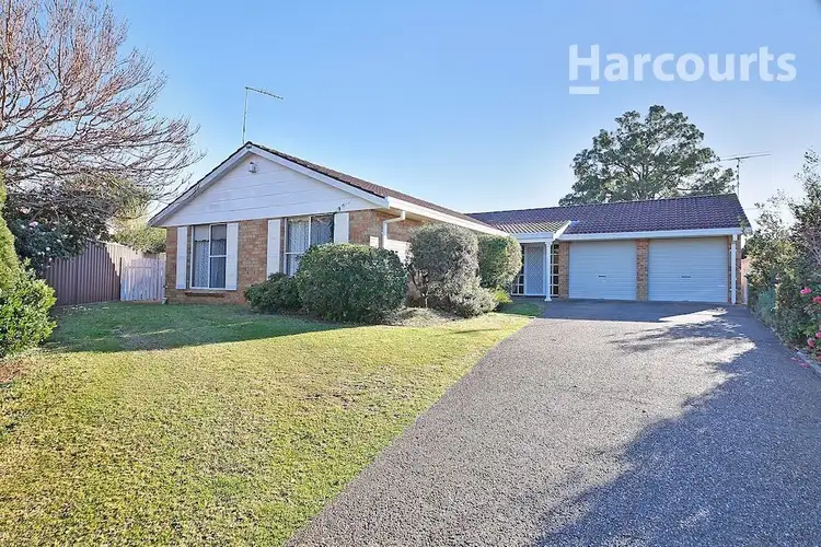8 Yukon Place, Kearns NSW 2558