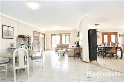 2 Cheviot Place, Sinnamon Park QLD 4073
