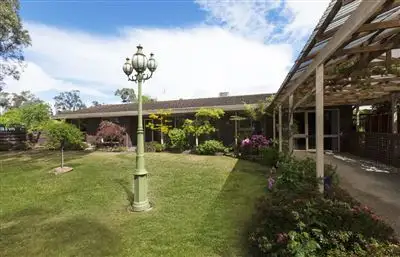 1 Ash Grove, Ararat VIC 3377