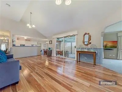 Fifth view of Homely house listing, 5 Amber Court, Drouin VIC 3818