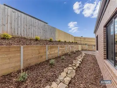 Sixth view of Homely house listing, 2/33 Manikato Drive, Drouin VIC 3818