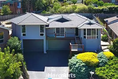 13 McCaffery Rise, Pakenham VIC 3810