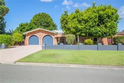 4 Hawaii Cres, Banksia Beach QLD 4507