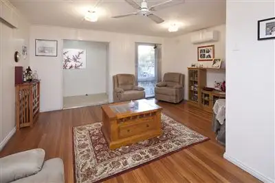 Fourth view of Homely house listing, 8 Alcon Court, Langwarrin VIC 3910