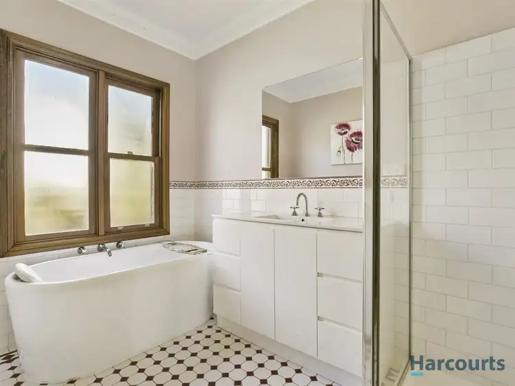 Sixth view of Homely house listing, 10 Rintel Court, Warragul VIC 3820