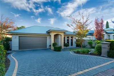 33 Lockwood Road, Erindale SA 5066