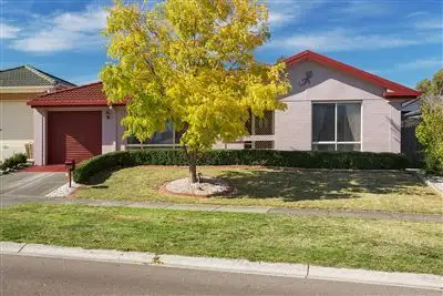 92 Lakeview Drive, Narre Warren South VIC 3805