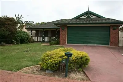 16 Gavinton Place, Berwick VIC 3806