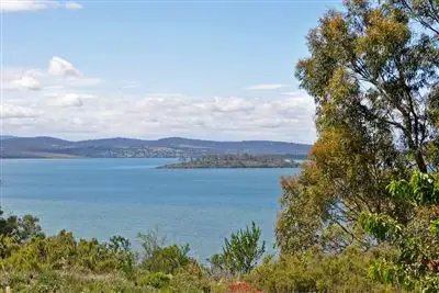 25 Fenton Street, Midway Point TAS 7171