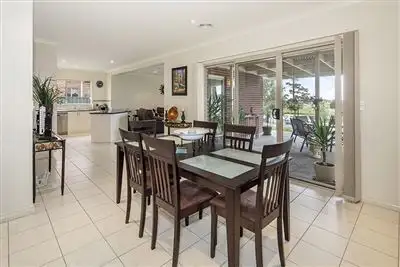 29 St Andrews Place, Lake Gardens VIC 3355