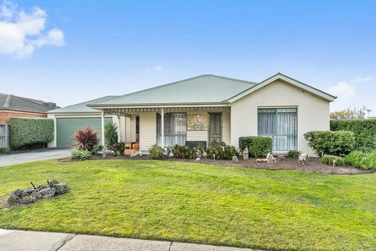 13 Heritage Boulevard, Pakenham VIC 3810