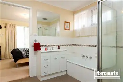 Seventh view of Homely house listing, 3 Hutchins Way, Skye VIC 3977