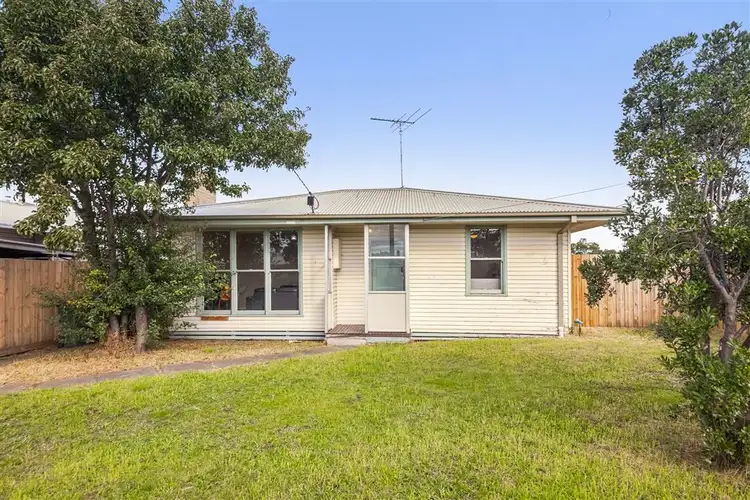 1 Gull Street, Norlane VIC 3214