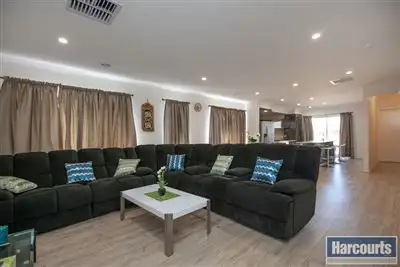 Sixth view of Homely house listing, 15 Treska Link, Lalor VIC 3075