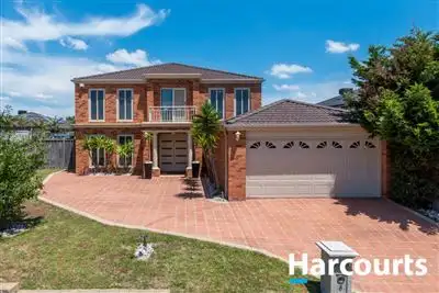 8 Derby Court, Cranbourne North VIC 3977