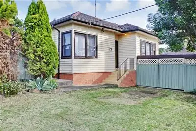 74 Macquarie Avenue, Campbelltown NSW 2560
