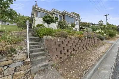 28 Sharland Avenue, New Norfolk TAS 7140