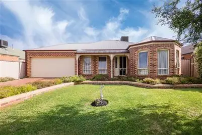 33 Chesterton Avenue, Tarneit VIC 3029