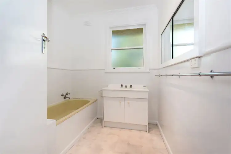 Sixth view of Homely house listing, 6 Perry Court, Herne Hill VIC 3218
