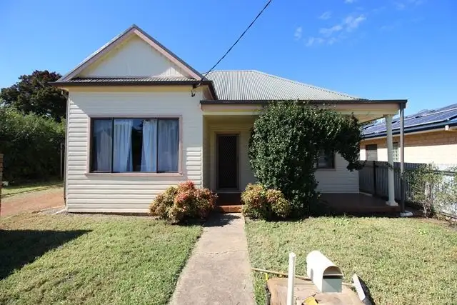 36 Sutton Street, Cootamundra NSW 2590
