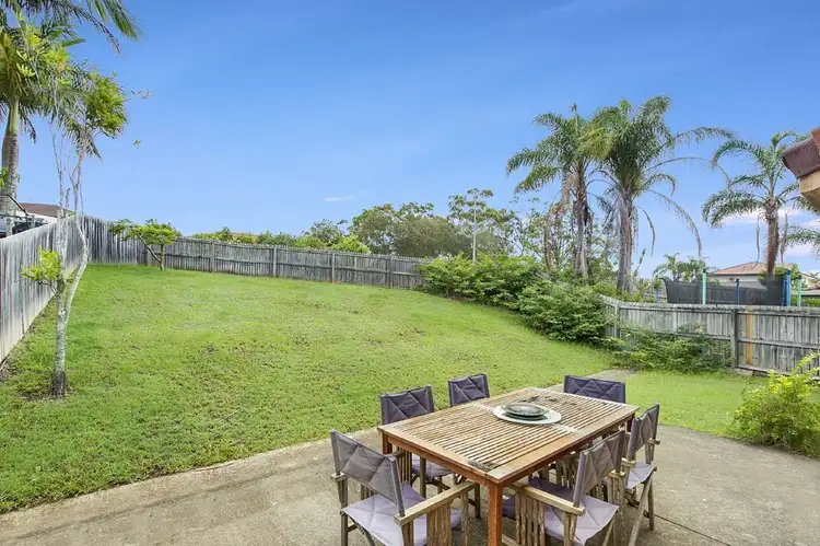 18/21 Usher Avenue, Labrador QLD 4215