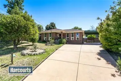 10 Collins Grove, Croydon North VIC 3136