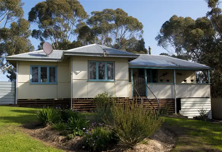 17 Inglis Street, Boyup Brook WA 6244