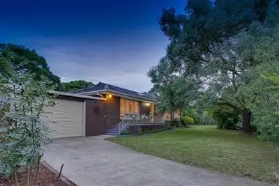 11 Dinsdale Road, Boronia VIC 3155