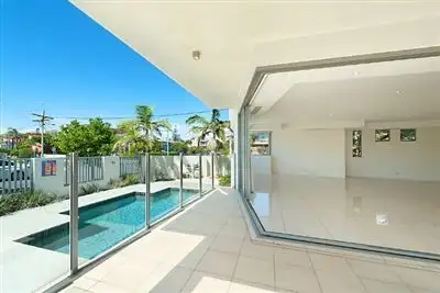 1/106 Petrel Avenue, Mermaid Beach QLD 4218