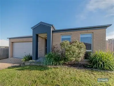 45 Springwater Drive, Drouin VIC 3818