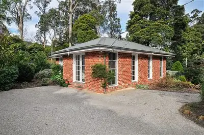 15 Myrtle Grove, Tecoma VIC 3160