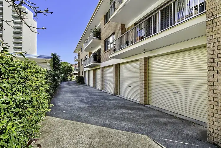 6/3 Robert Street, Labrador QLD 4215