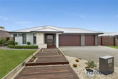 14 Huntingfield Drive, Warragul VIC 3820