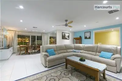 Sixth view of Homely house listing, 2 Arafura Court, Hallett Cove SA 5158