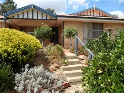 8 Illyarrie Cres, Boddington WA 6390