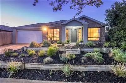 35 Barchester Ave, Truganina VIC 3029