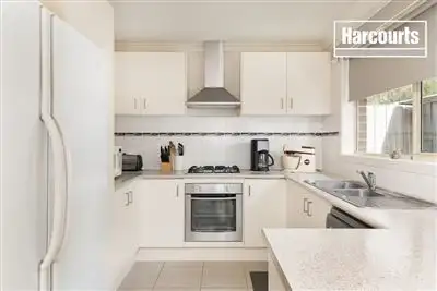 Main view of Homely unit listing, 2/10 Kingfisher Court, Hastings VIC 3915