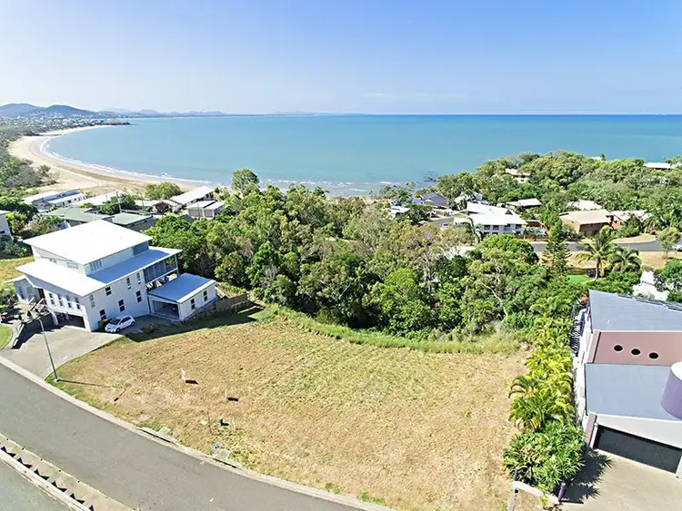 40 Bayview Drive, Lammermoor QLD 4703