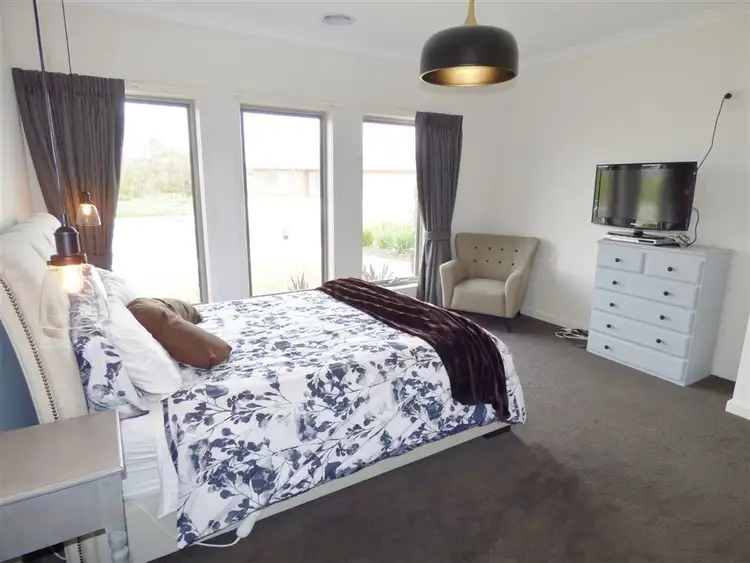 Sixth view of Homely house listing, 9 Evans Way, Horsham VIC 3400