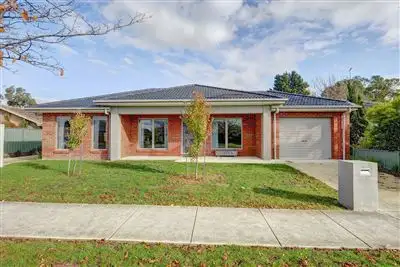 Main view of Homely unit listing, 1/27 Park Street, Wendouree VIC 3355