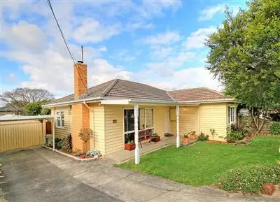 Second view of Homely house listing, 5 Allison Court, Vermont VIC 3133