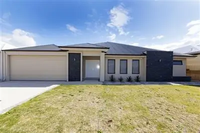 3 Templetonia Rise, Munster WA 6166