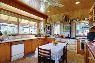 Fifth view of Homely house listing, 19 Jones Close, Alexandra VIC 3714