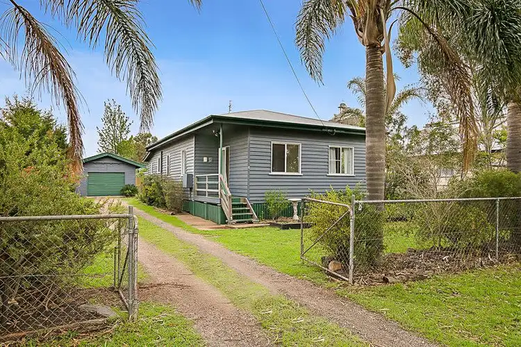 6 Creek Street, Cambooya QLD 4358