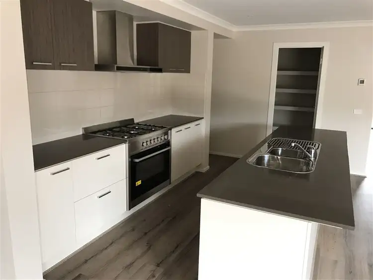 Fifth view of Homely house listing, 44 Timbertop Crescent, Drouin VIC 3818