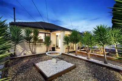 1/2 Richards Street, Lalor VIC 3075