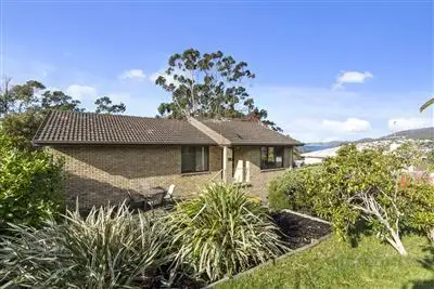 134 Roslyn Avenue, Blackmans Bay TAS 7052