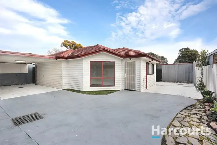 Main view of Homely unit listing, 2/5 Briar Court, South Morang VIC 3752