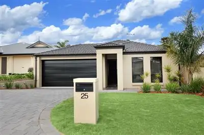 25 Fryer Street, Hallett Cove SA 5158