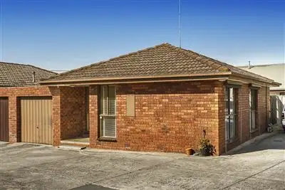 Main view of Homely unit listing, 2/12 Hobbs Cres, Reservoir VIC 3073
